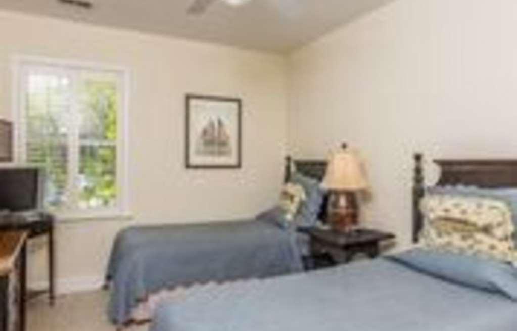 Sea Gate Inn St. Simons Island Rum bild